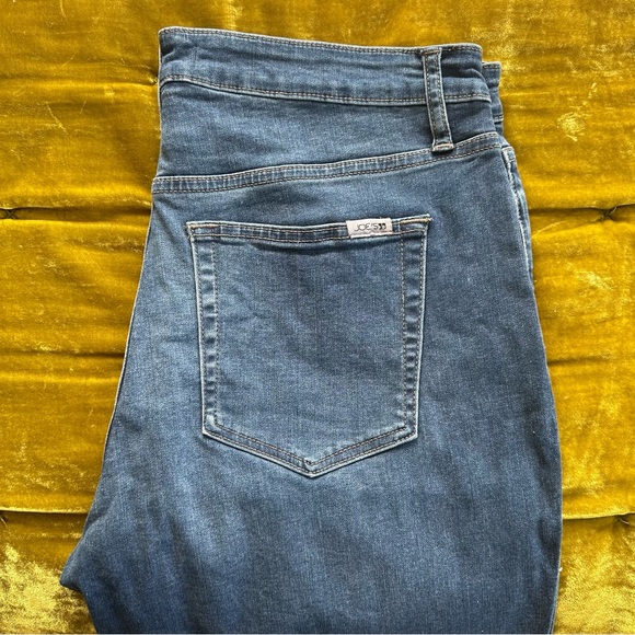 Joe’s Straight Leg Jeans - Picture 4 of 5